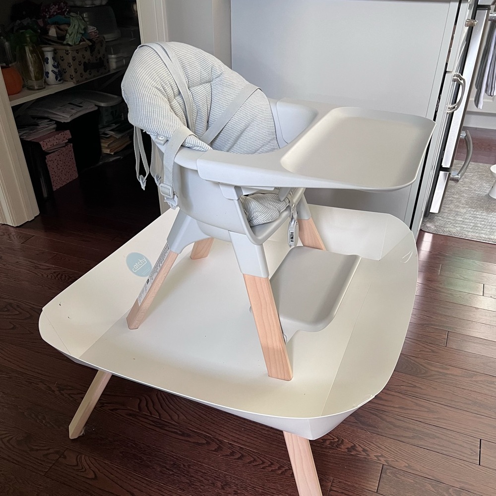 Stokke Clickk High Chair (includes cushion, harness and catchy tray)